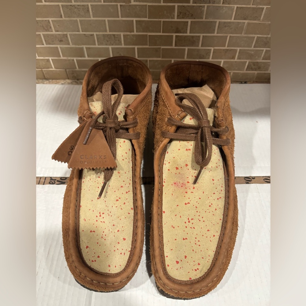 Clarks original Men’s size 10 wallabee x sweet chick waffle splatter brown rare